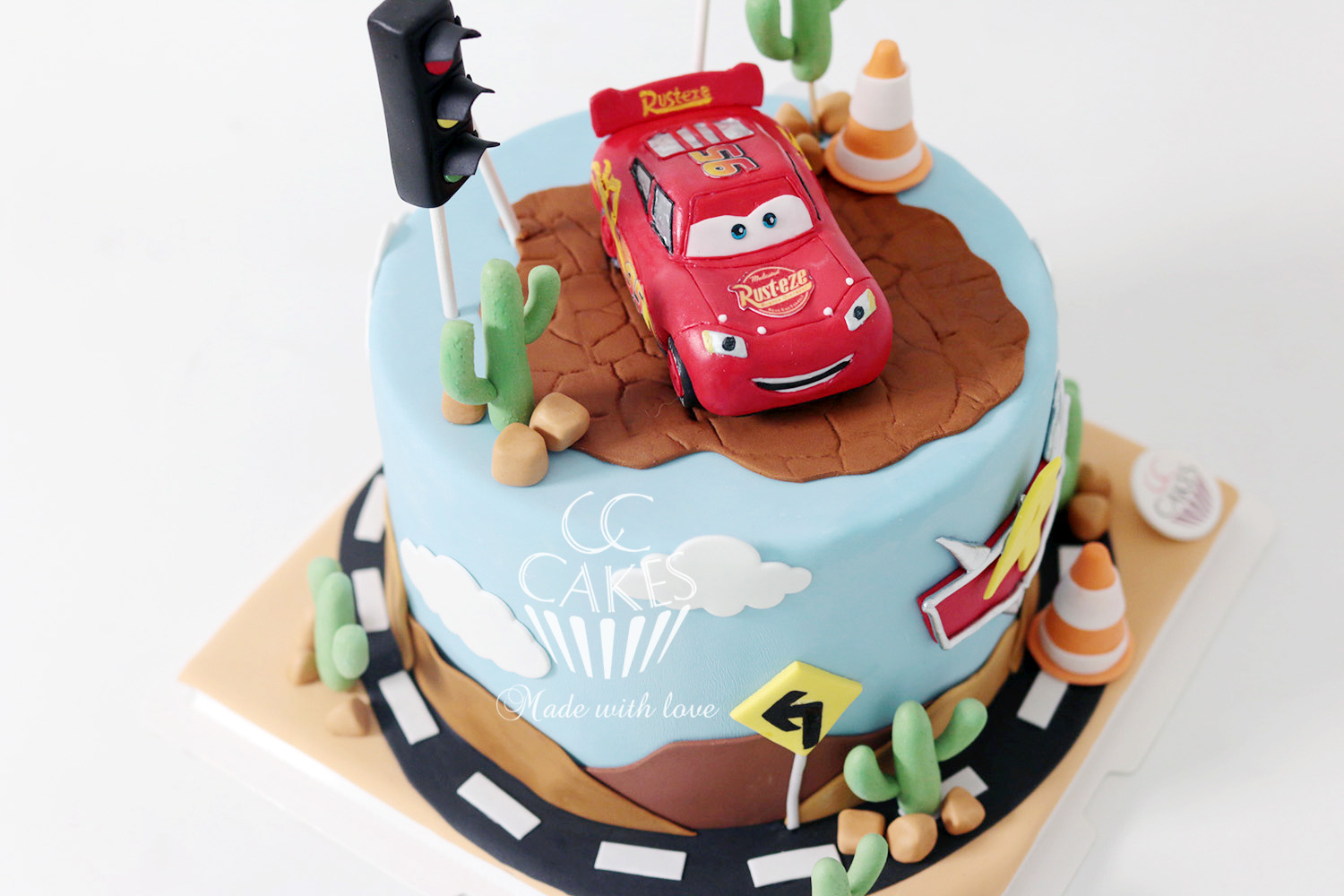 汽车总动员4岁生日蛋糕