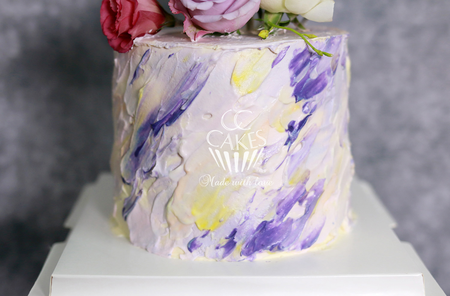 鲜花紫色抹面蛋糕