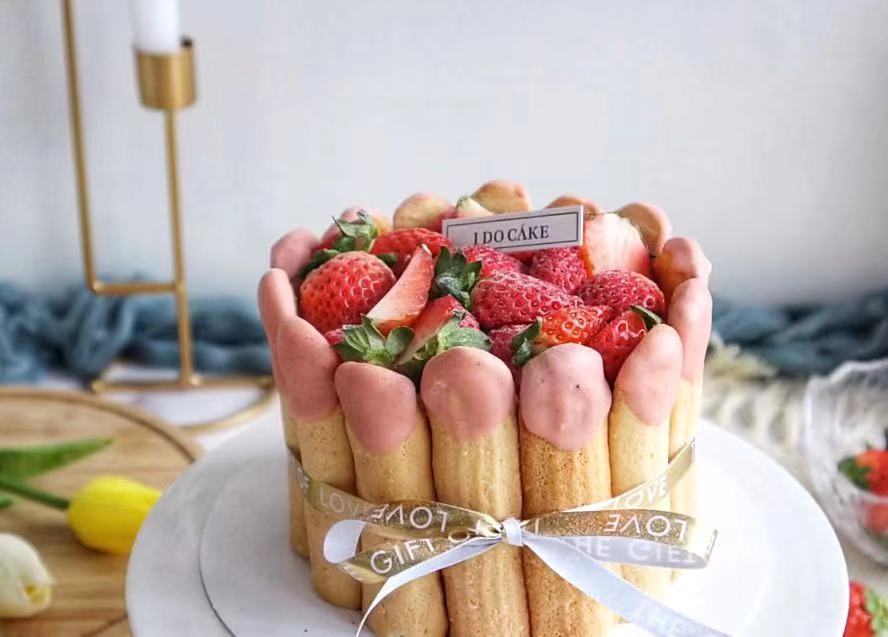 情人节草莓夏洛特蛋糕